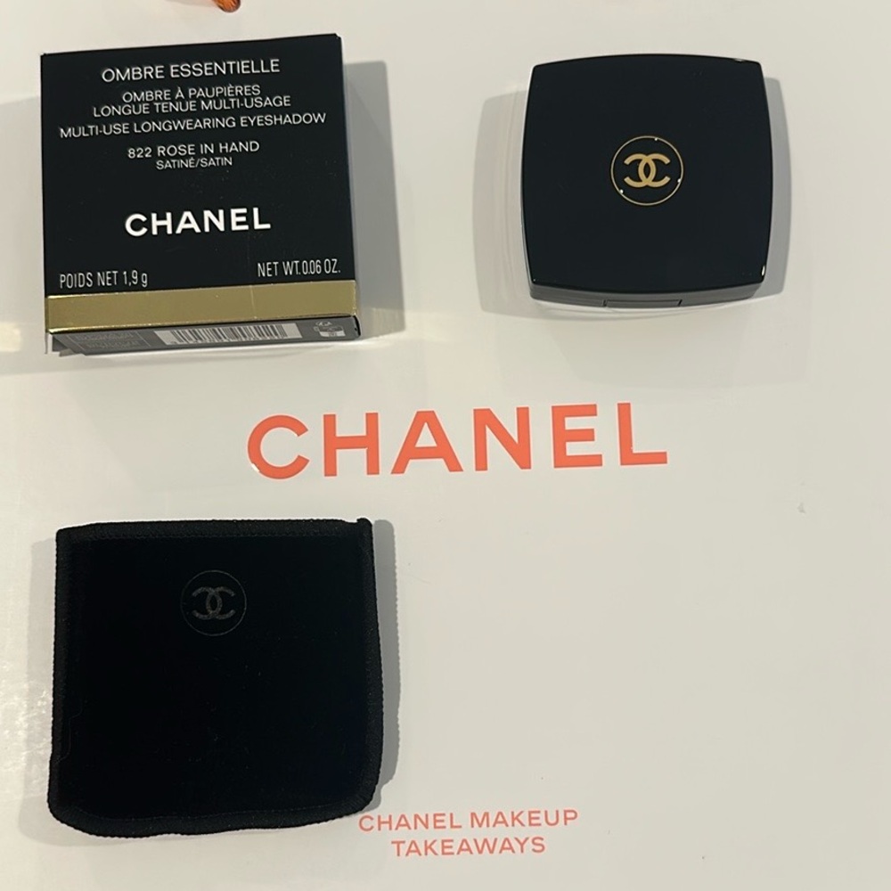 CHANEL 💫 Limited Edition 💫 Ombré Essentielle 822 Rose in hand eyeshadow - Picture 2 of 8